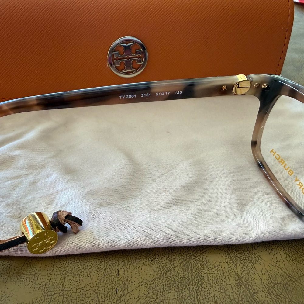 Tory Burch Eyeglasses with Signature hard Case - Picture 5 of 10